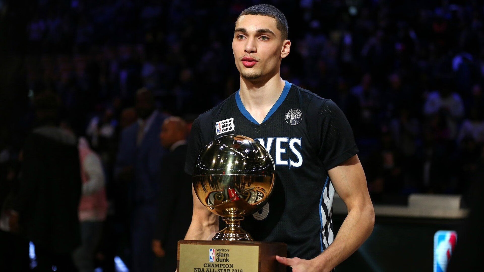 爱德华兹打出生涯之夜，森林狼踏平深圳队，一场跨越文化的篮球对话