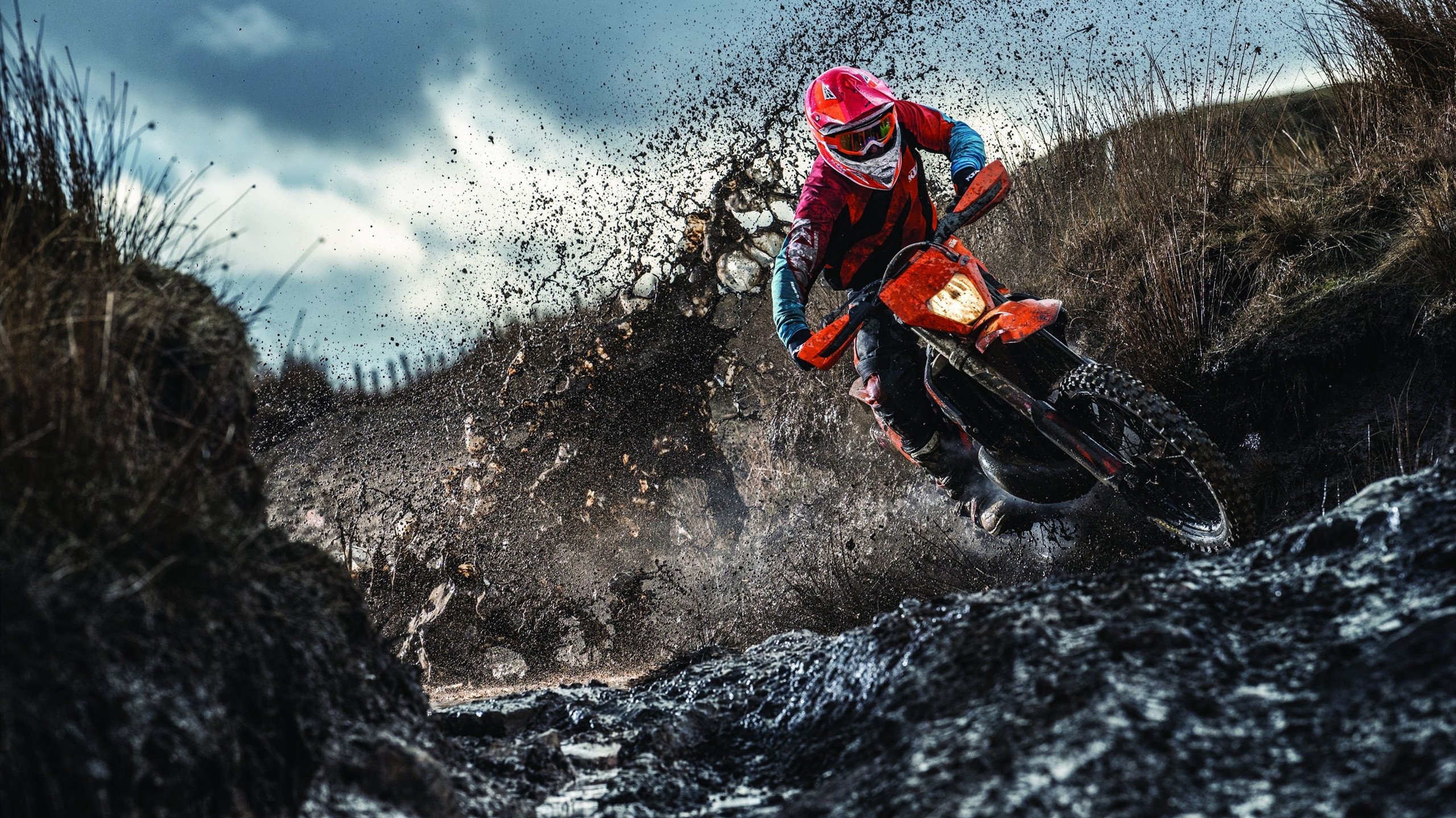 国际米兰碾压挪威，拉亚完成里程碑，一场胜利背后的足球哲学